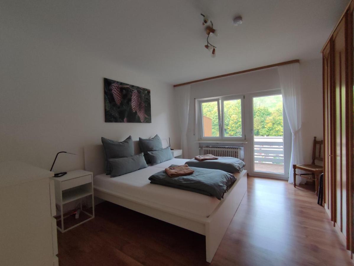Steepleview House, Schwarzwaldblick Apartment - Spacious & Peaceful باد بيترستال غريسب المظهر الخارجي الصورة